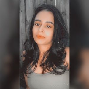 Meet your Posher, Stefany